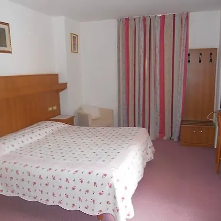 Alpino Hotel 3*